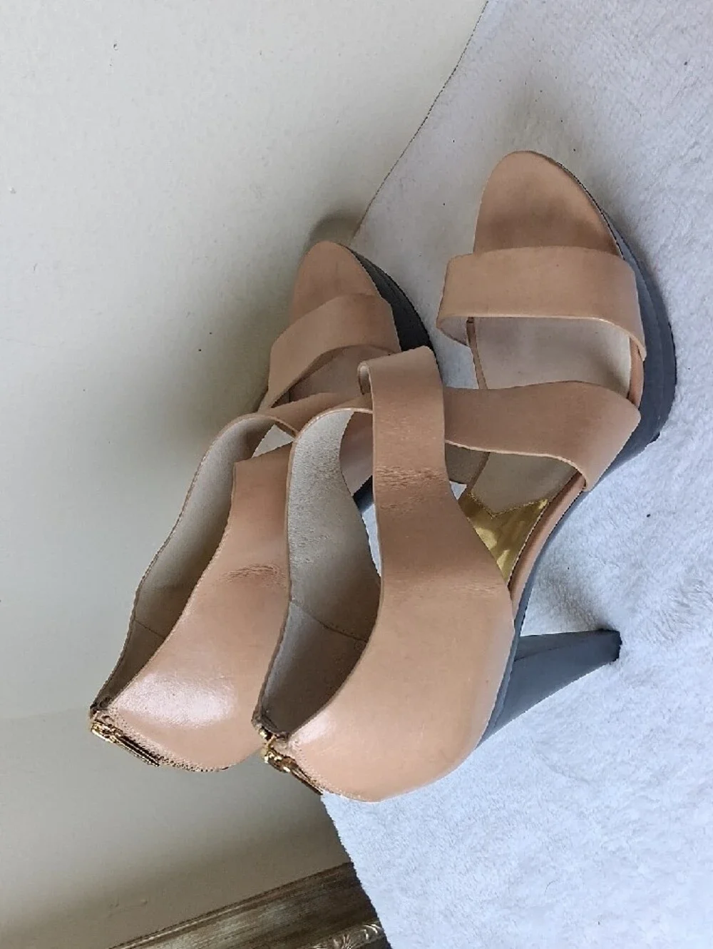 Michael Kors Nude/Tan Leather Crisscross Heeled Sandals